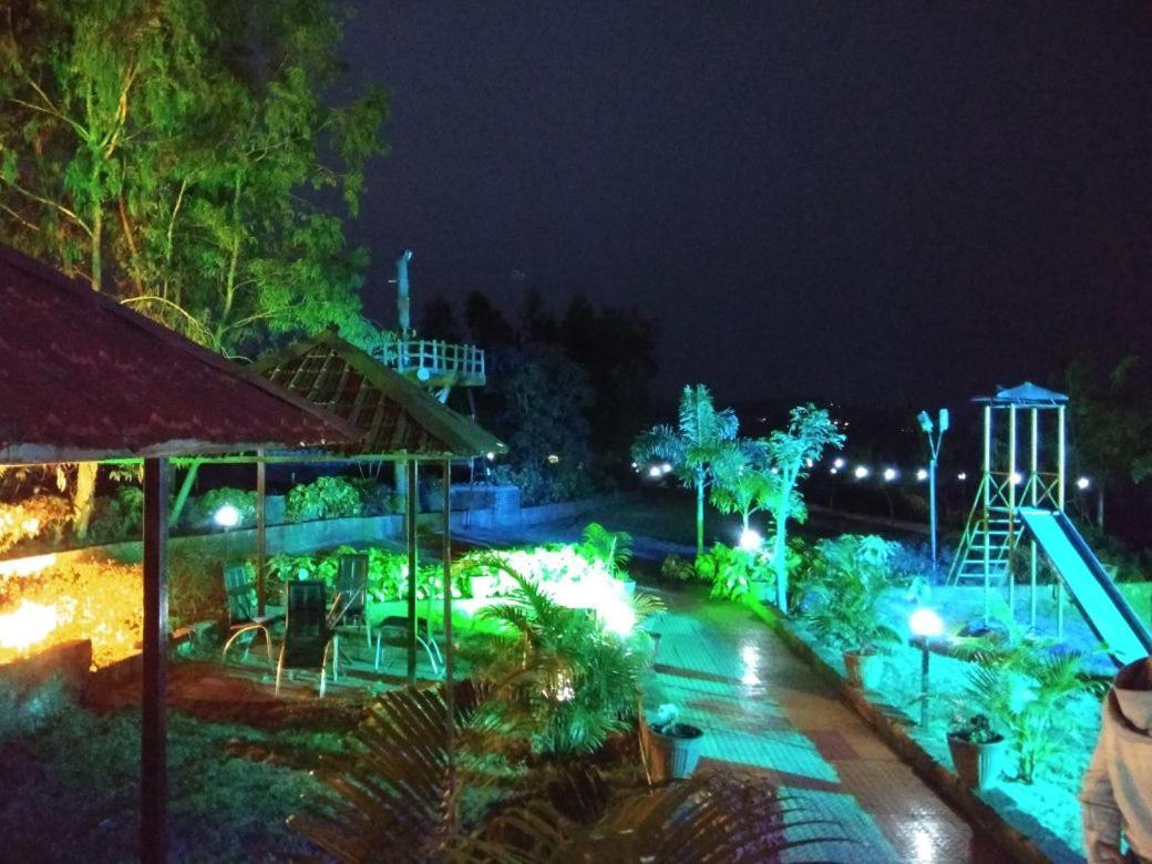 Yogadaa Royal Resort Mahābaleshwar Esterno foto